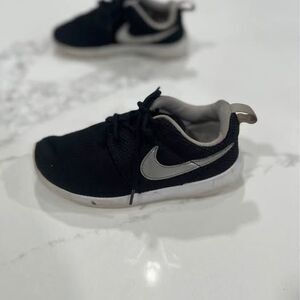 11C Sneaker Boys Nike black silver white toddler